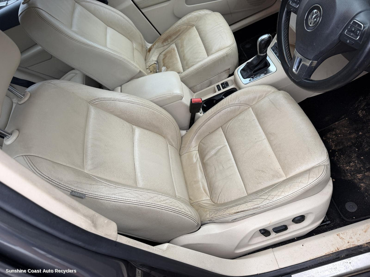 2008-2016 Volkswagen Tiguan Front Seat