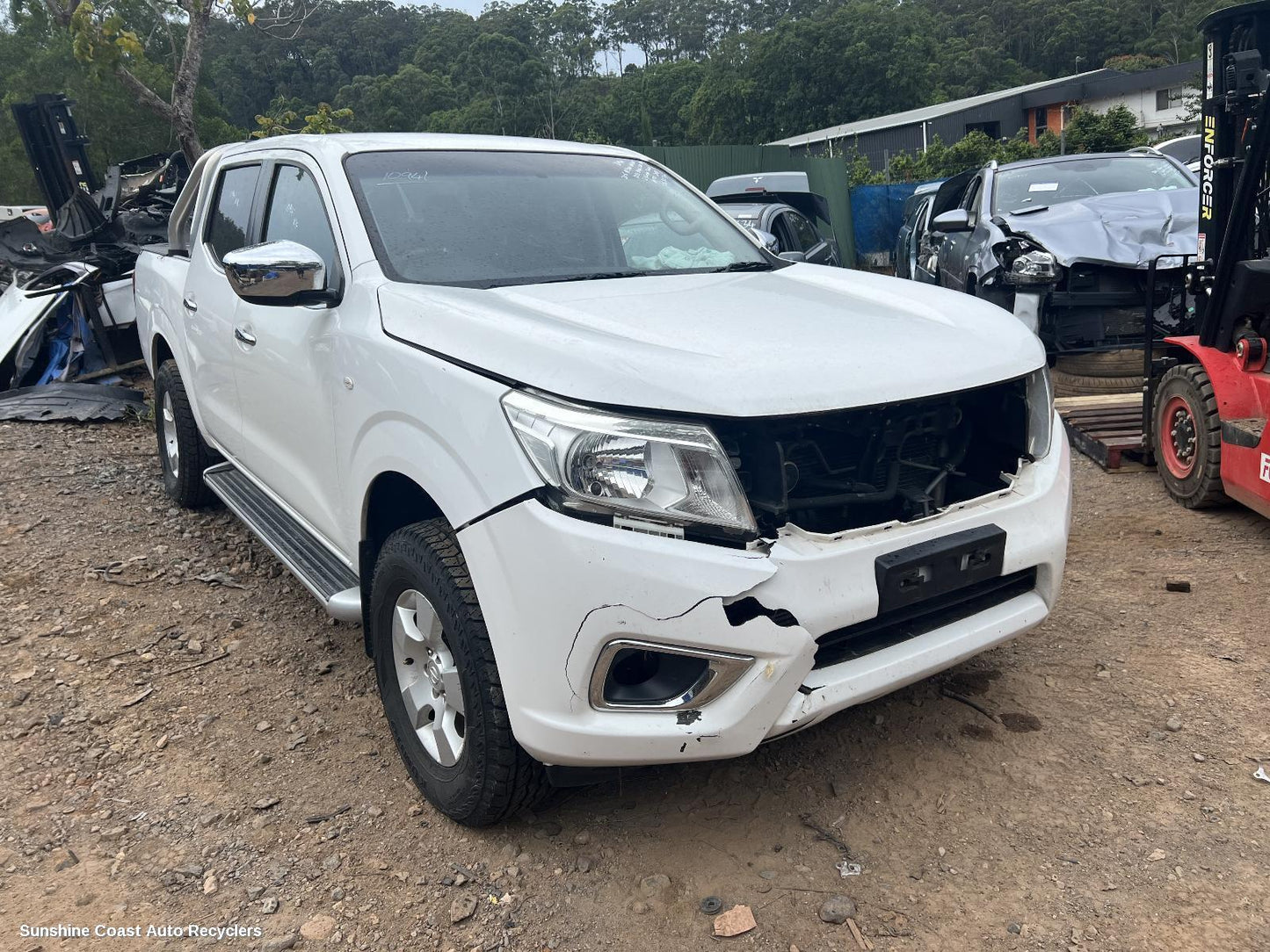 2015 Nissan Navara Headrest