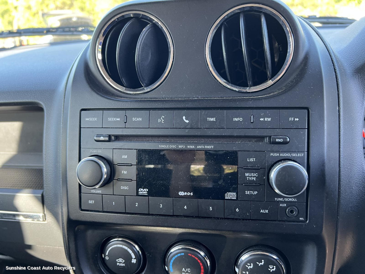 2007-2016 Jeep Patriot Radio Cd Dvd Sat Tv