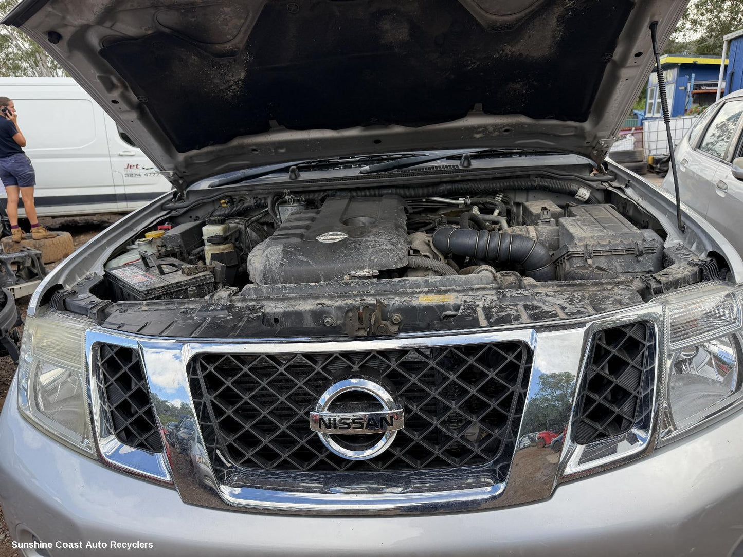2010-2015 Nissan Navara Grille