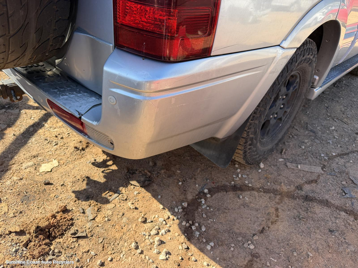 2003-2006 Mitsubishi Pajero Rear Bumper