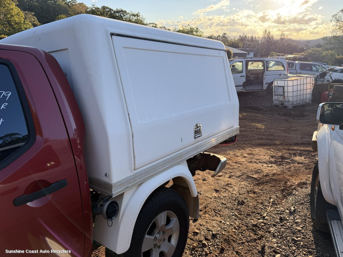 2005-2015 Nissan Navara Tonneau Cover