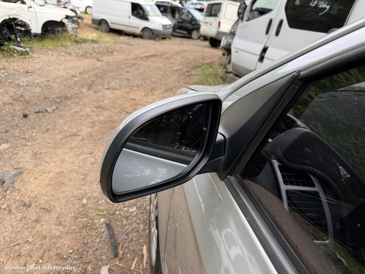 2010-2015 Hyundai I20 Left Door Mirror