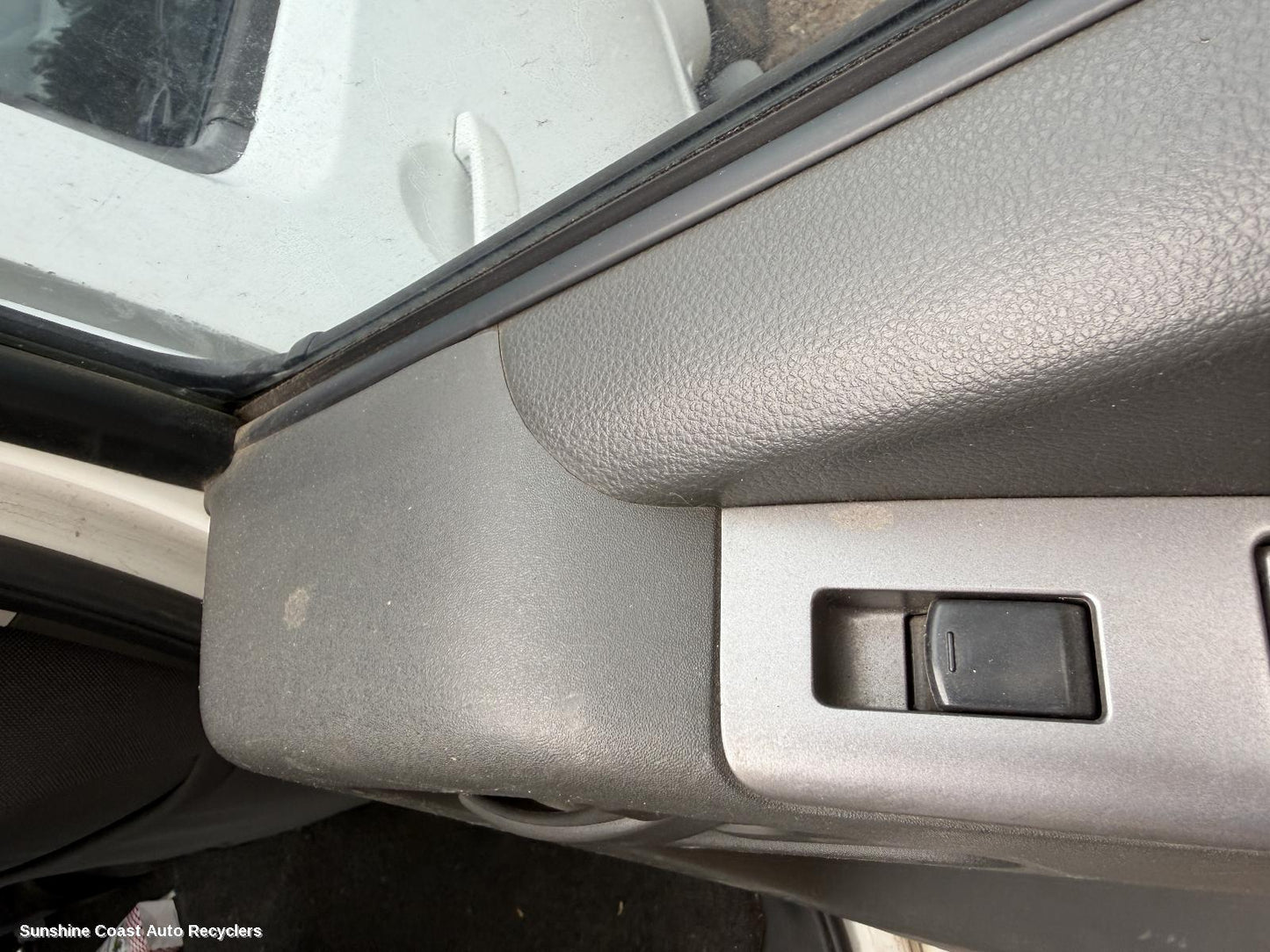 2011 Nissan Navara Pwr Dr Wind Switch