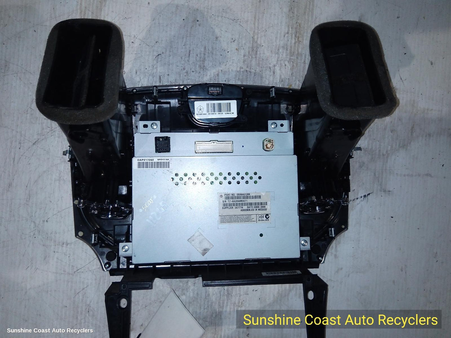 2014 Chrysler 300c Radio Cd Dvd Sat Tv