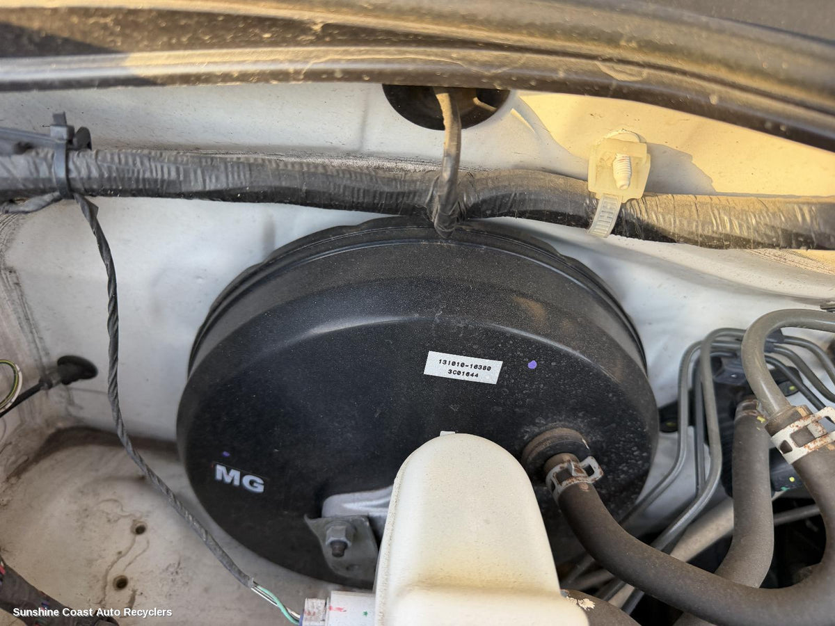 2005-2015 Toyota Hilux Brake Booster