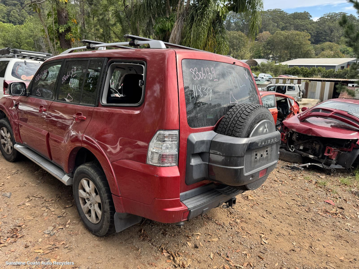2008-2014 Mitsubishi Pajero Bootlid Tailgate