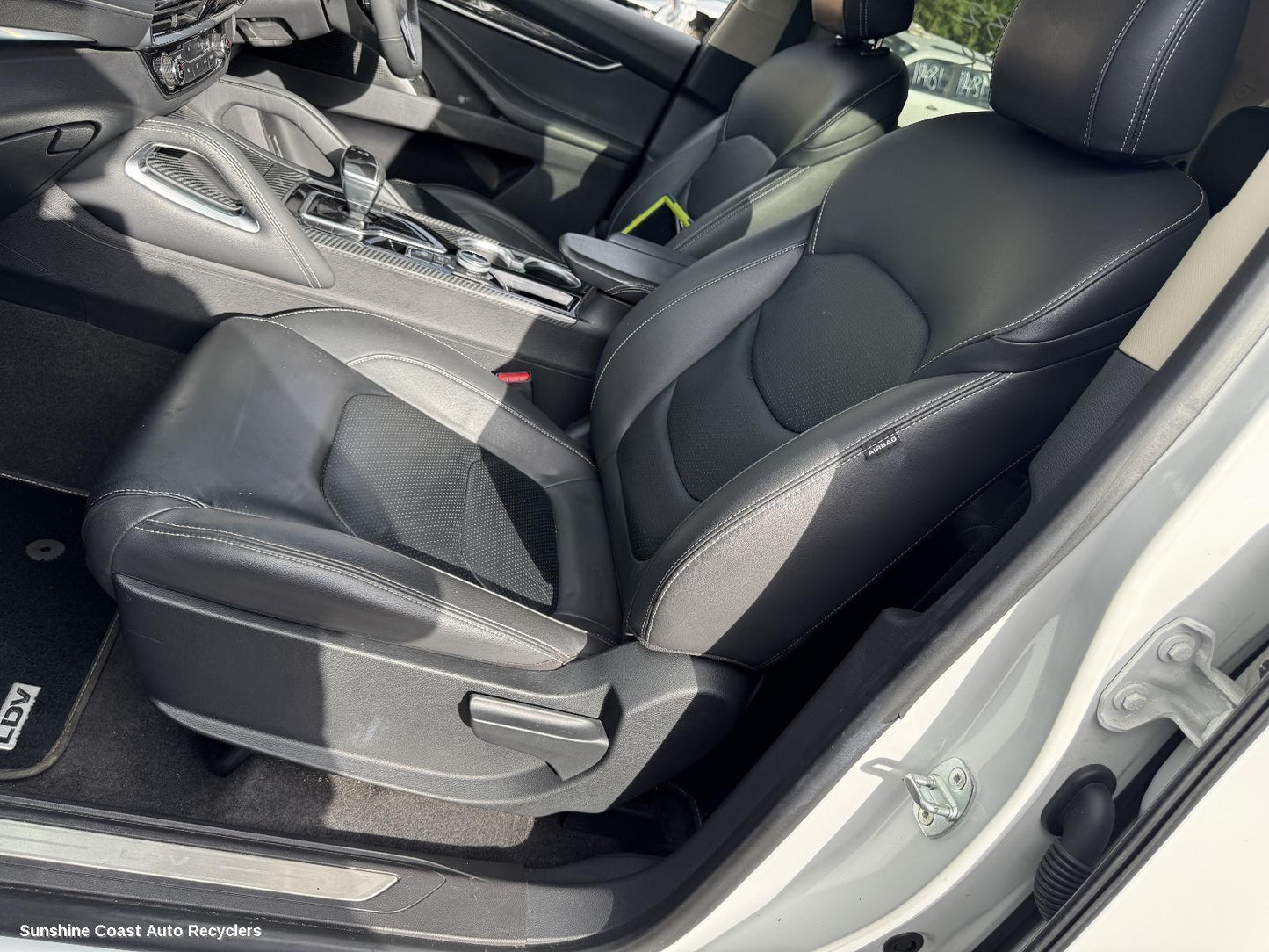 2022 Ldv D90 Front Seat