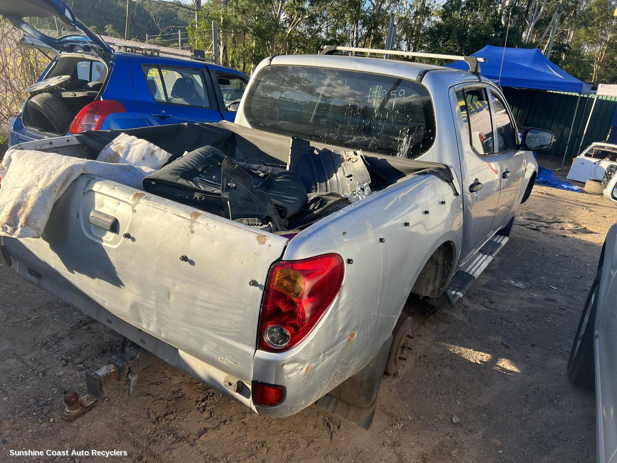 2006-2009 Mitsubishi Triton Owners Handbook