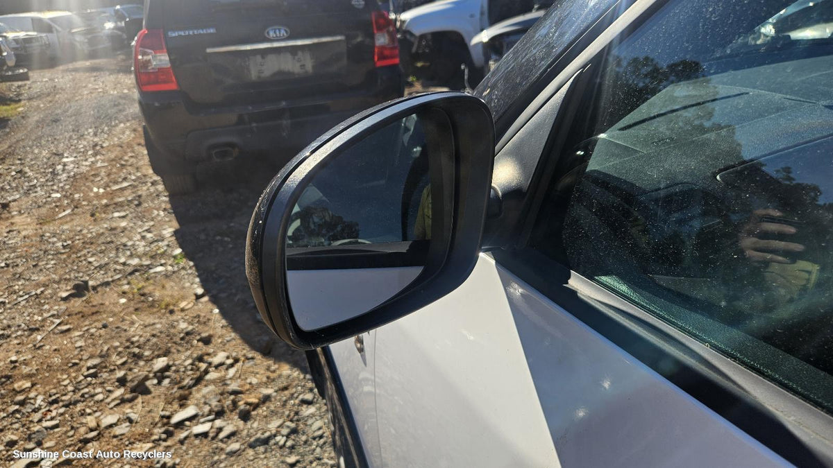 2010-2015 Skoda Fabia Left Door Mirror
