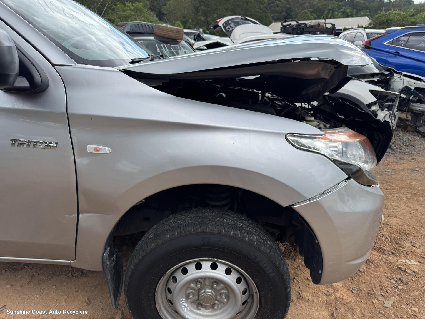 2016 Mitsubishi Triton Right Guard