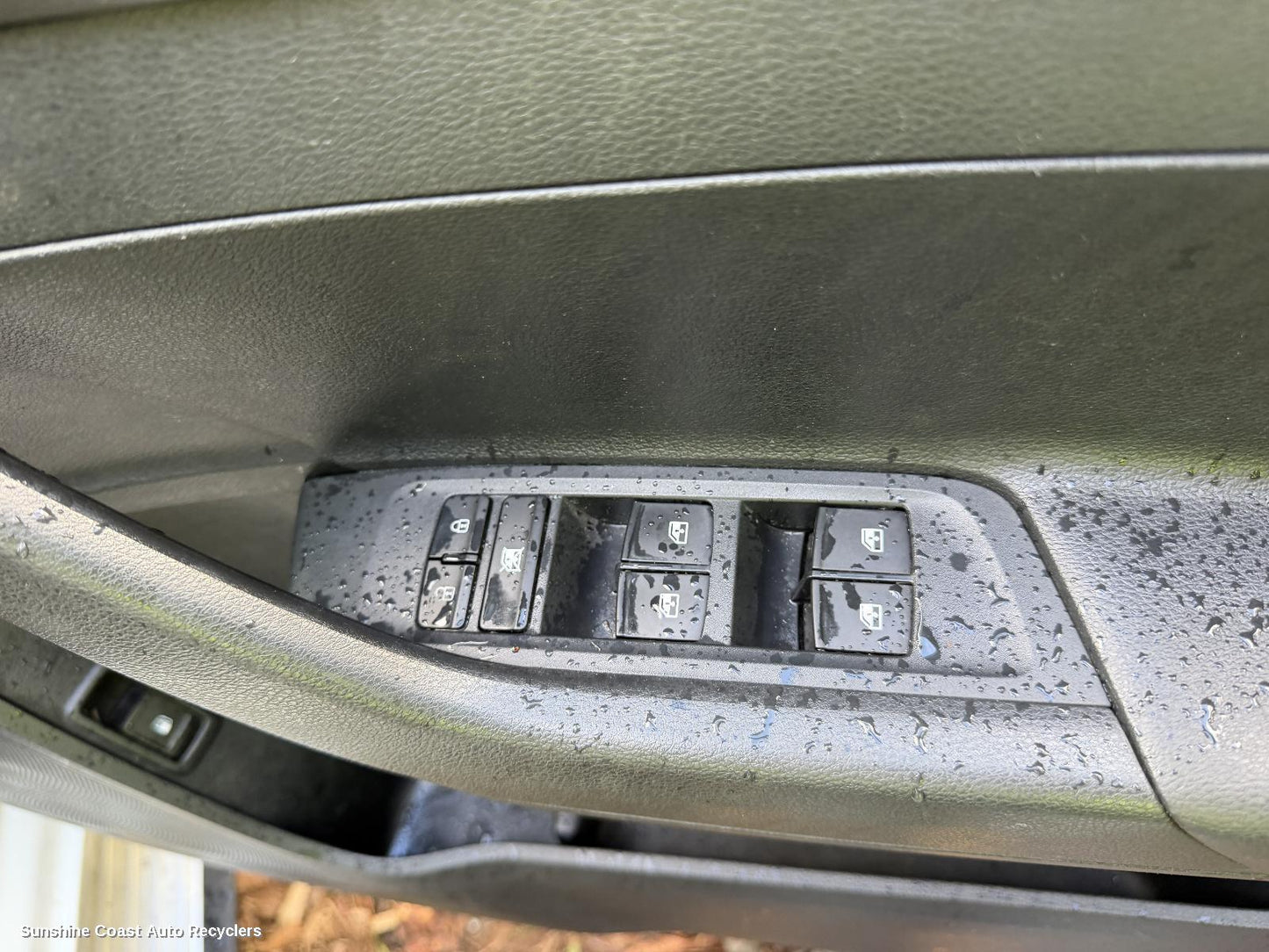 2017-2021 Ldv T60 Pwr Dr Wind Switch