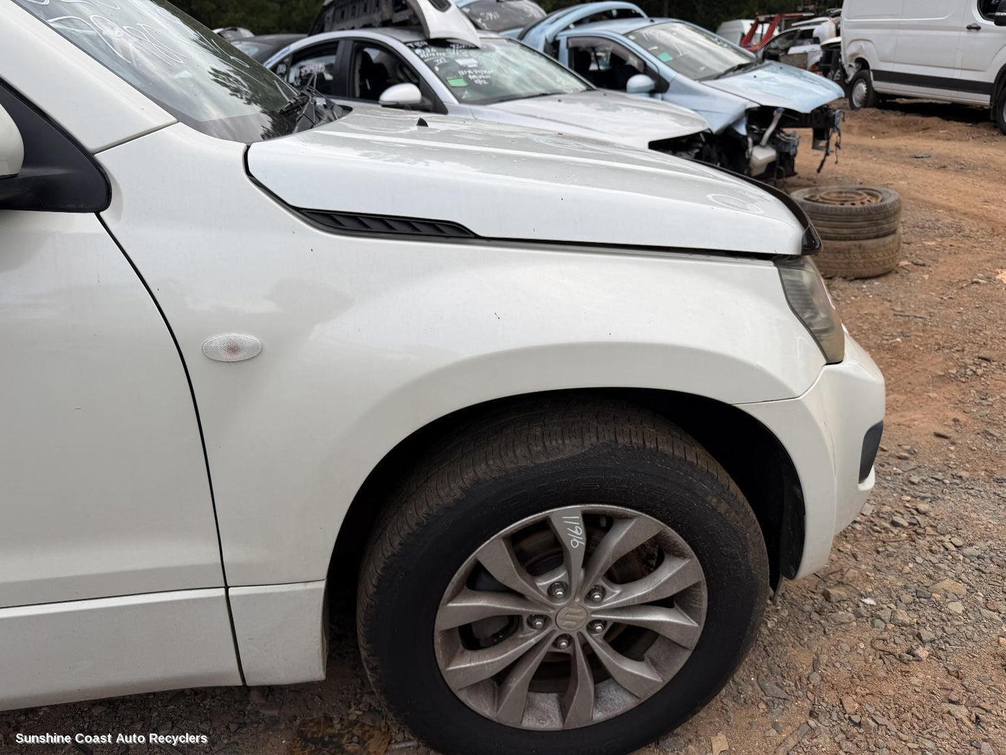 2013 Suzuki Vitara Right Guard