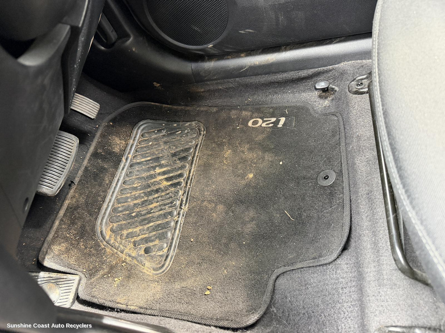 2010-2015 Hyundai I20 Floor Mats