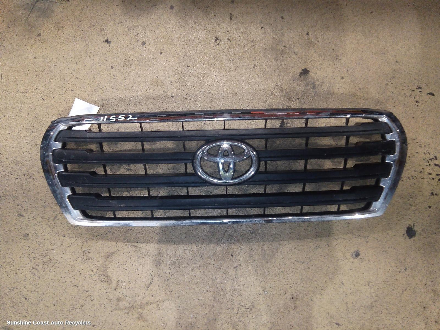 2012 Toyota Landcruiser Grille