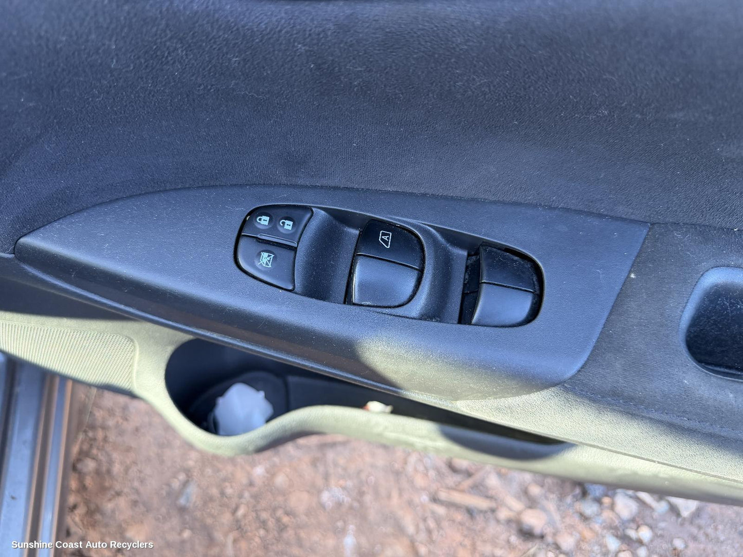 2012-2017 Nissan Pulsar Pwr Dr Wind Switch
