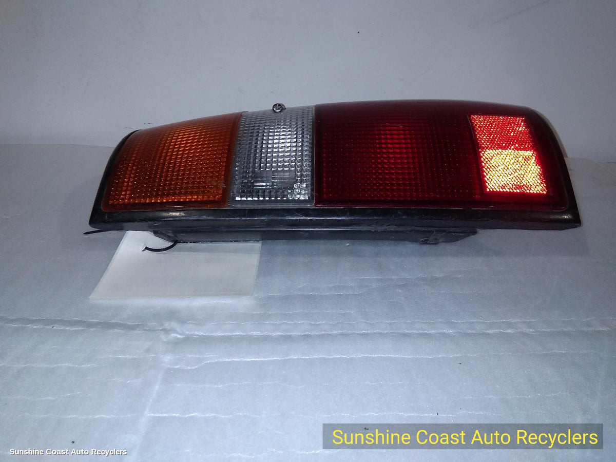 1990-1998 Toyota Landcruiser Right Taillight