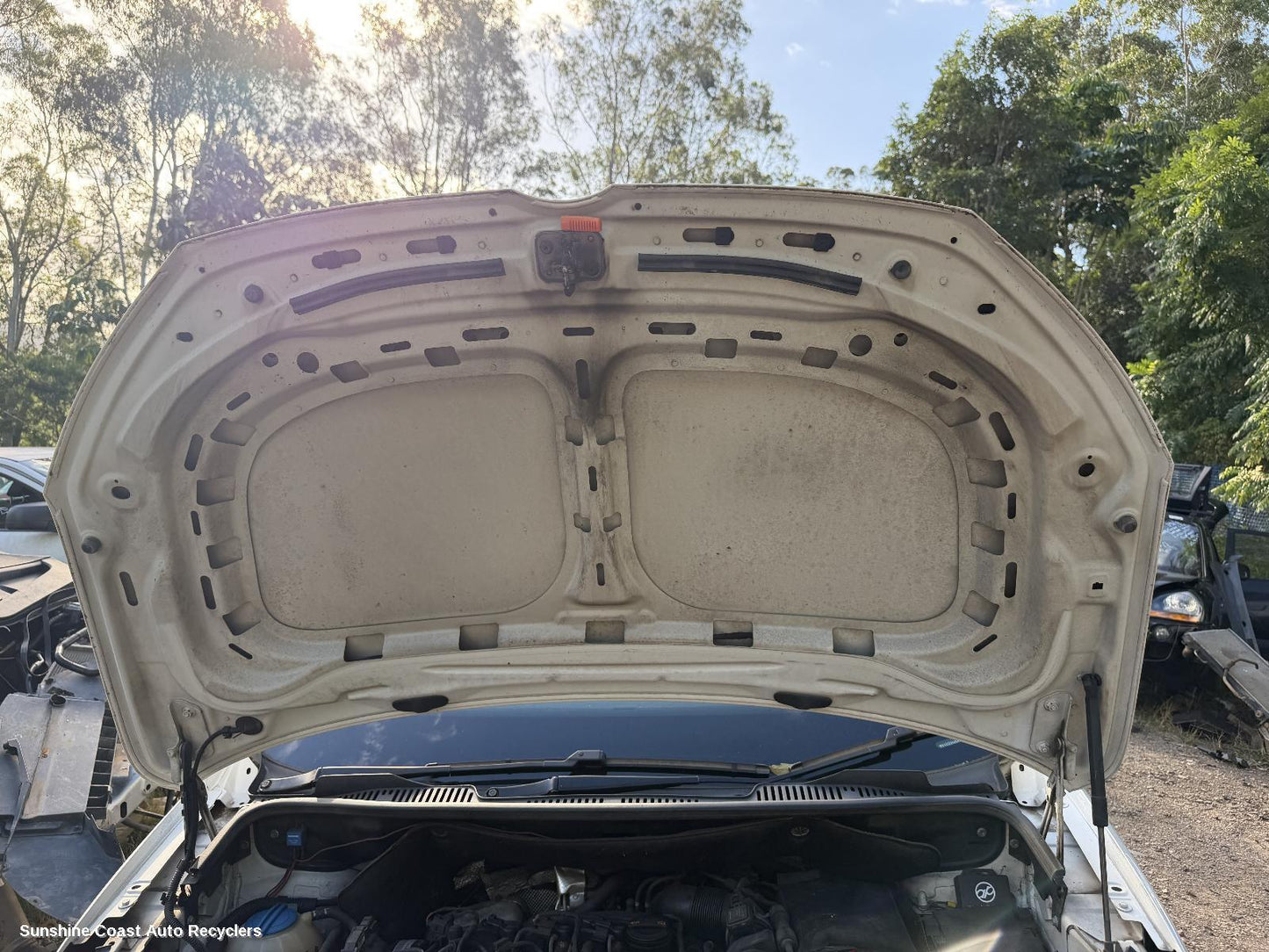 2010-2015 Volkswagen Caddy Bonnet Hinge Strut
