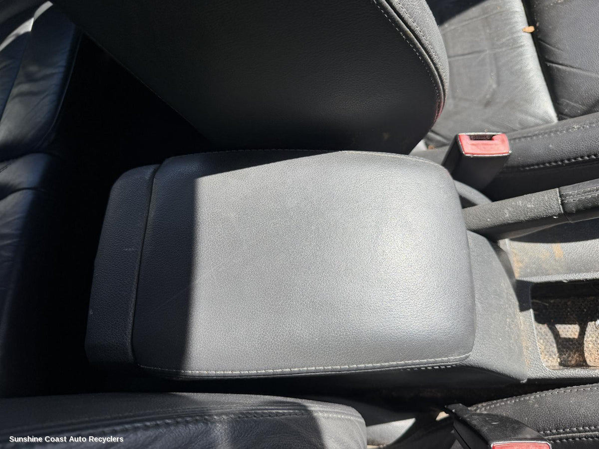2004-2009 Volkswagen Golf Console