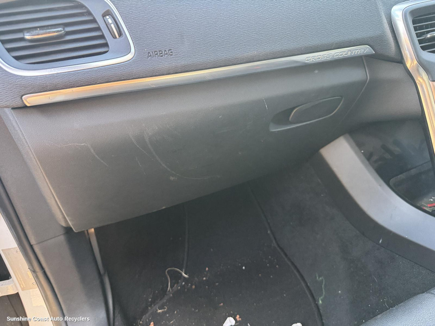 2015 Volvo S40 Glove Box