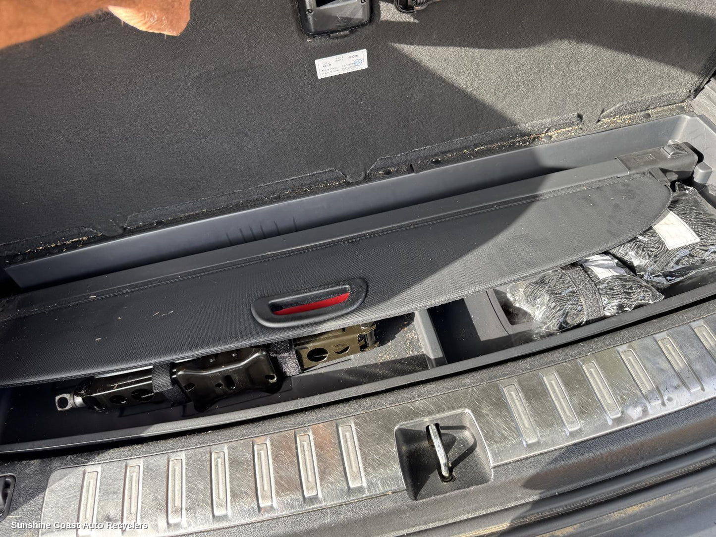 2022 Ldv D90 Parcel Shelf Cargo Blind