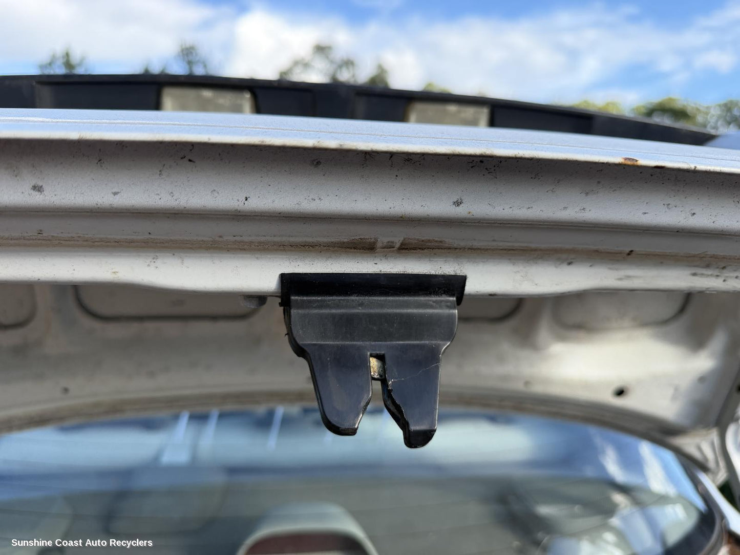 1998-2001 Toyota Corolla Door Boot Gate Lock