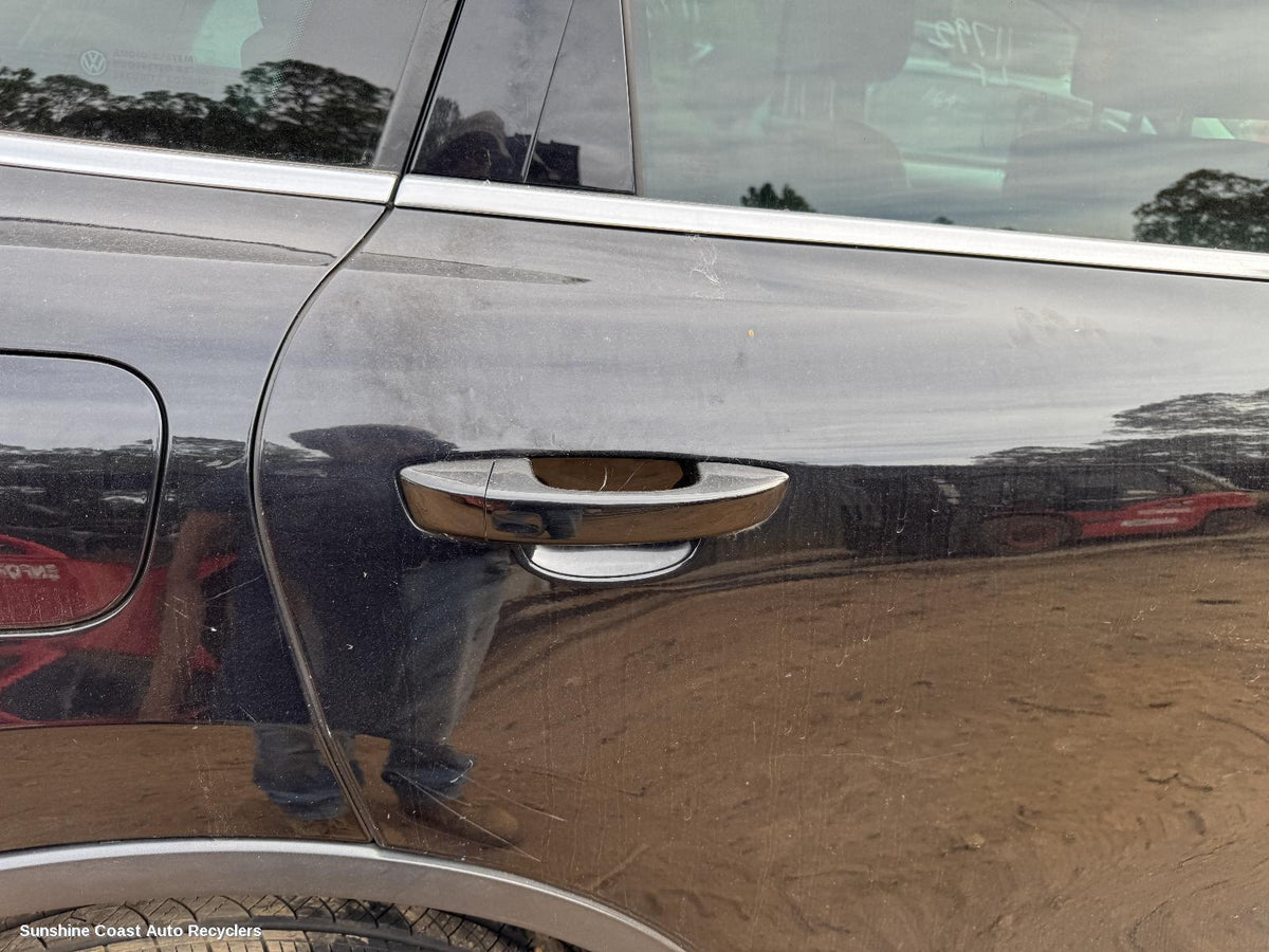 2010-2018 Volkswagen Touareg Door Handle