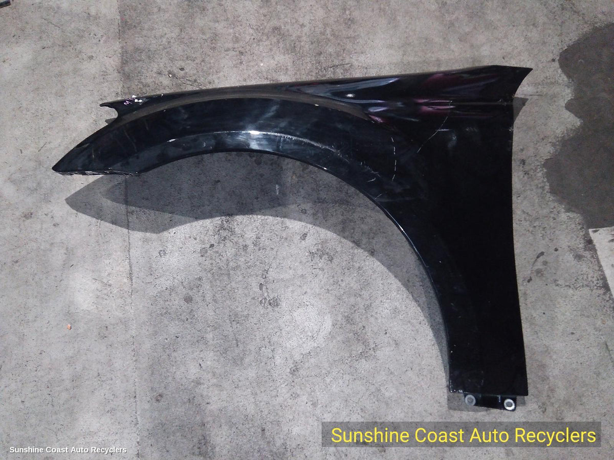 2005-2011 Mercedes M Class Left Guard