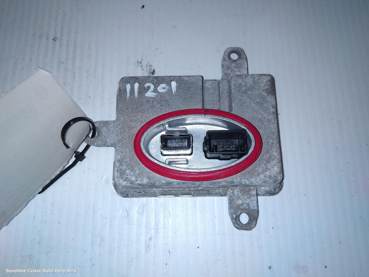 2015-2018 Hyundai Santa Fe Left Headlamp