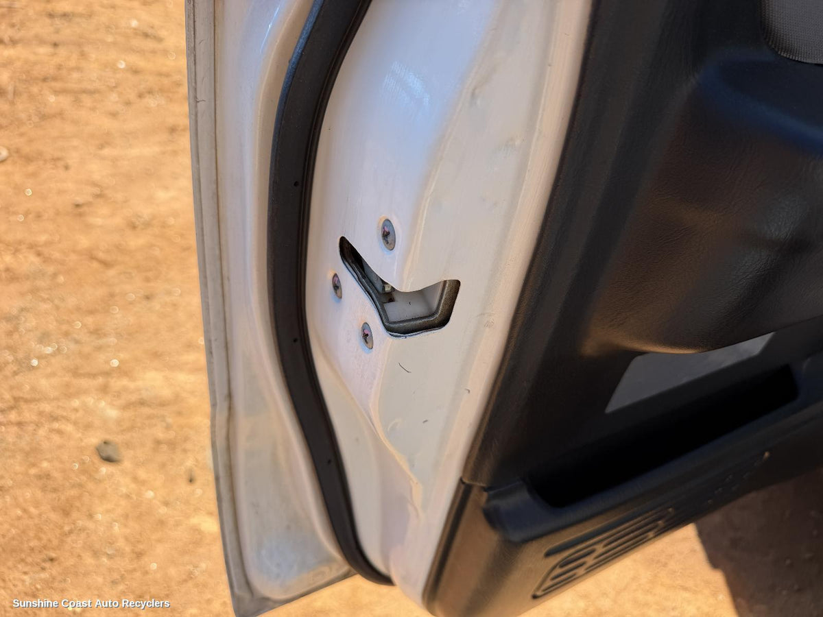 2008-2015 Nissan Navara Door Boot Gate Lock
