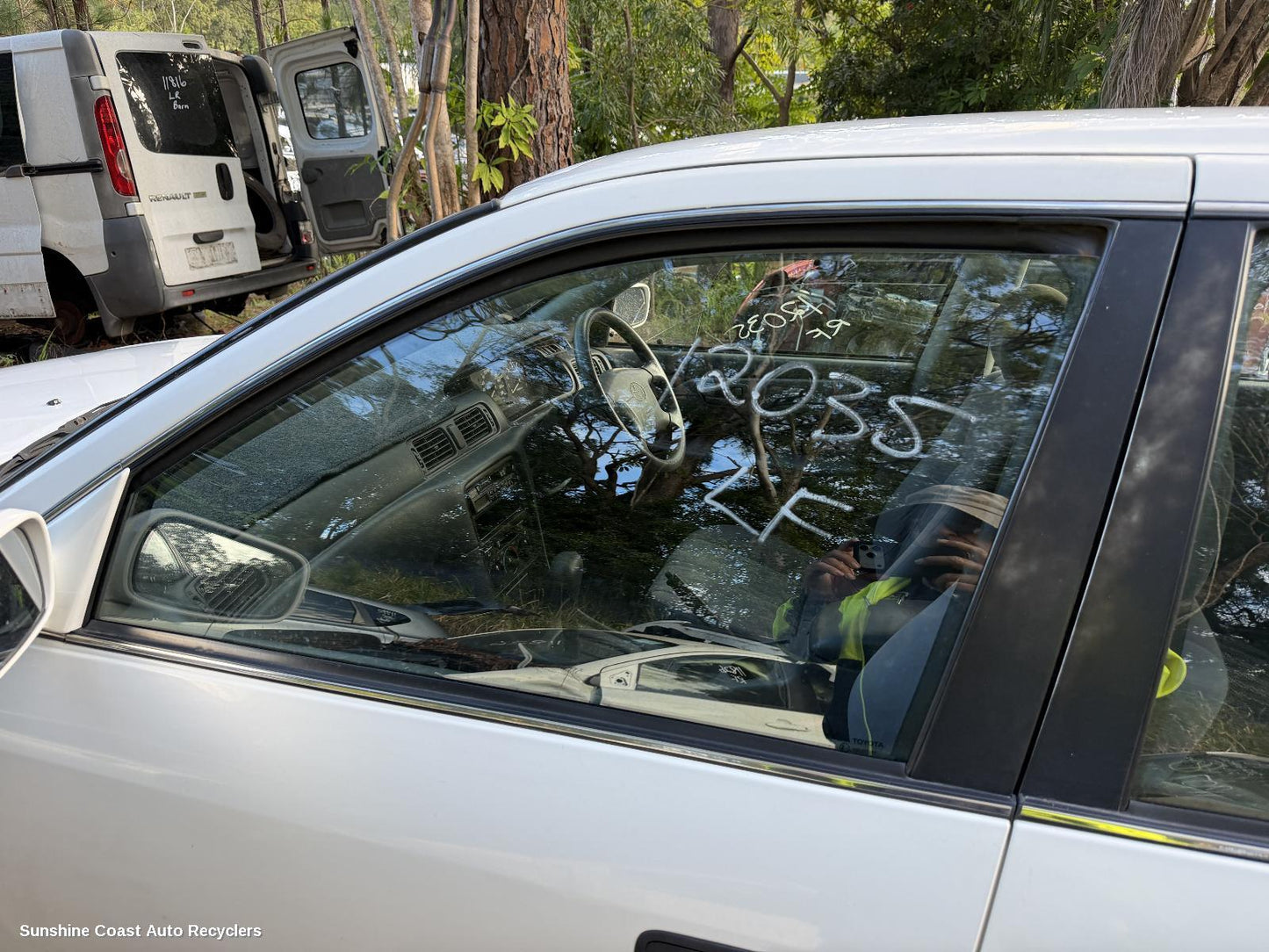 1997-2002 Toyota Camry Left Front Door Window