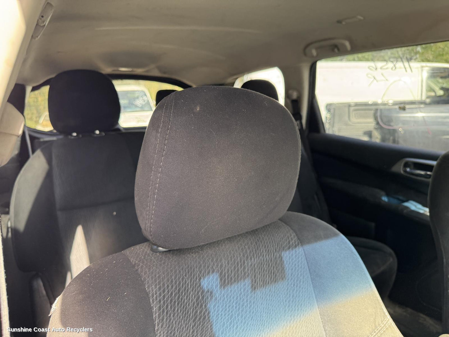 2016 Nissan Pathfinder Headrest