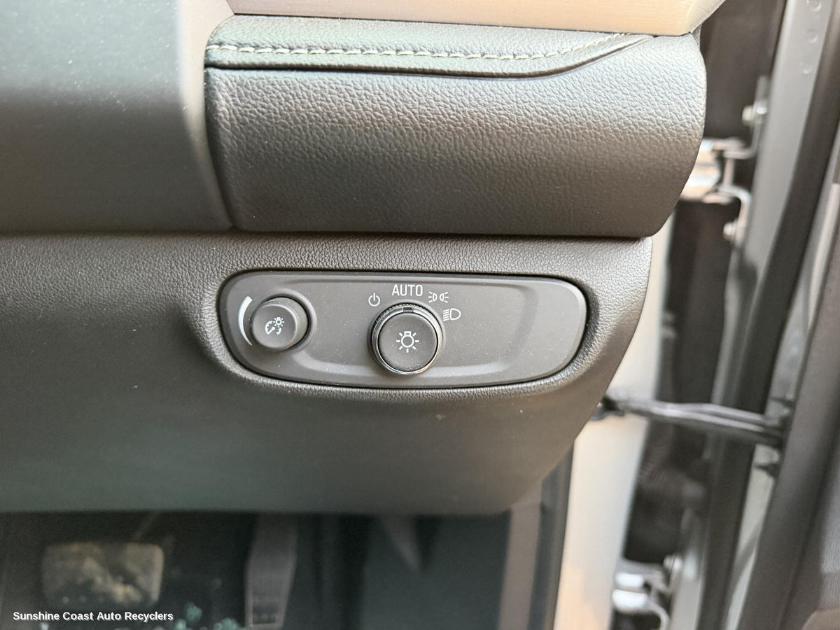 2018-2020 Holden Acadia Combination Switch