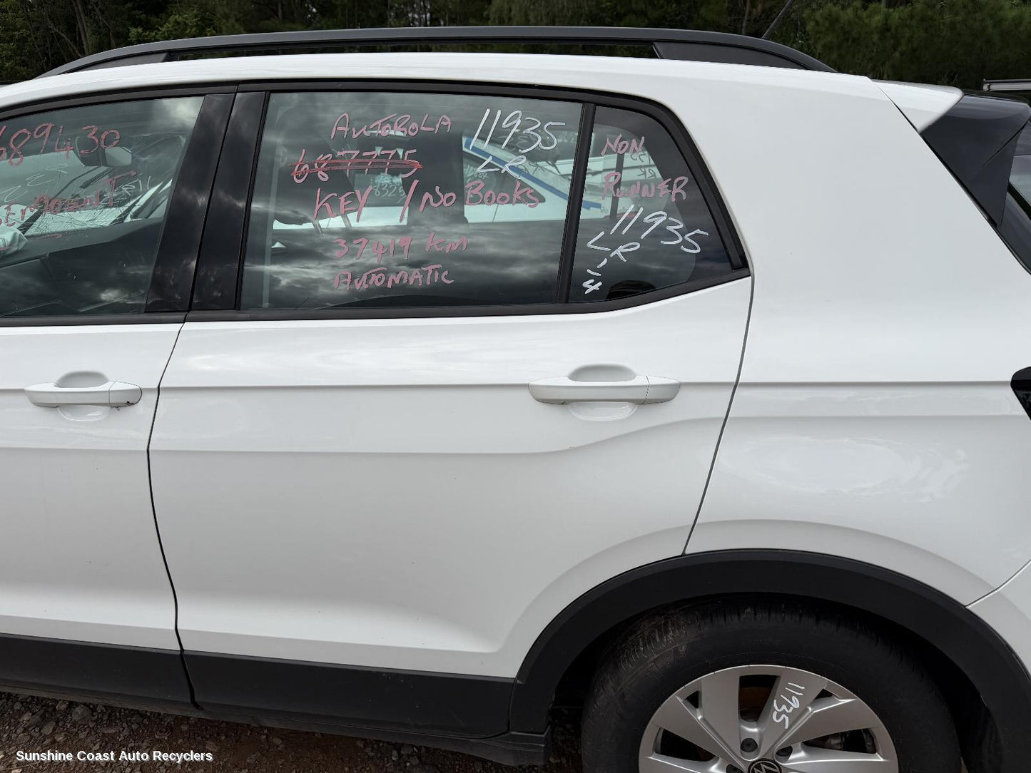 2020-2025 Volkswagen T-cross Left Rear Door Window