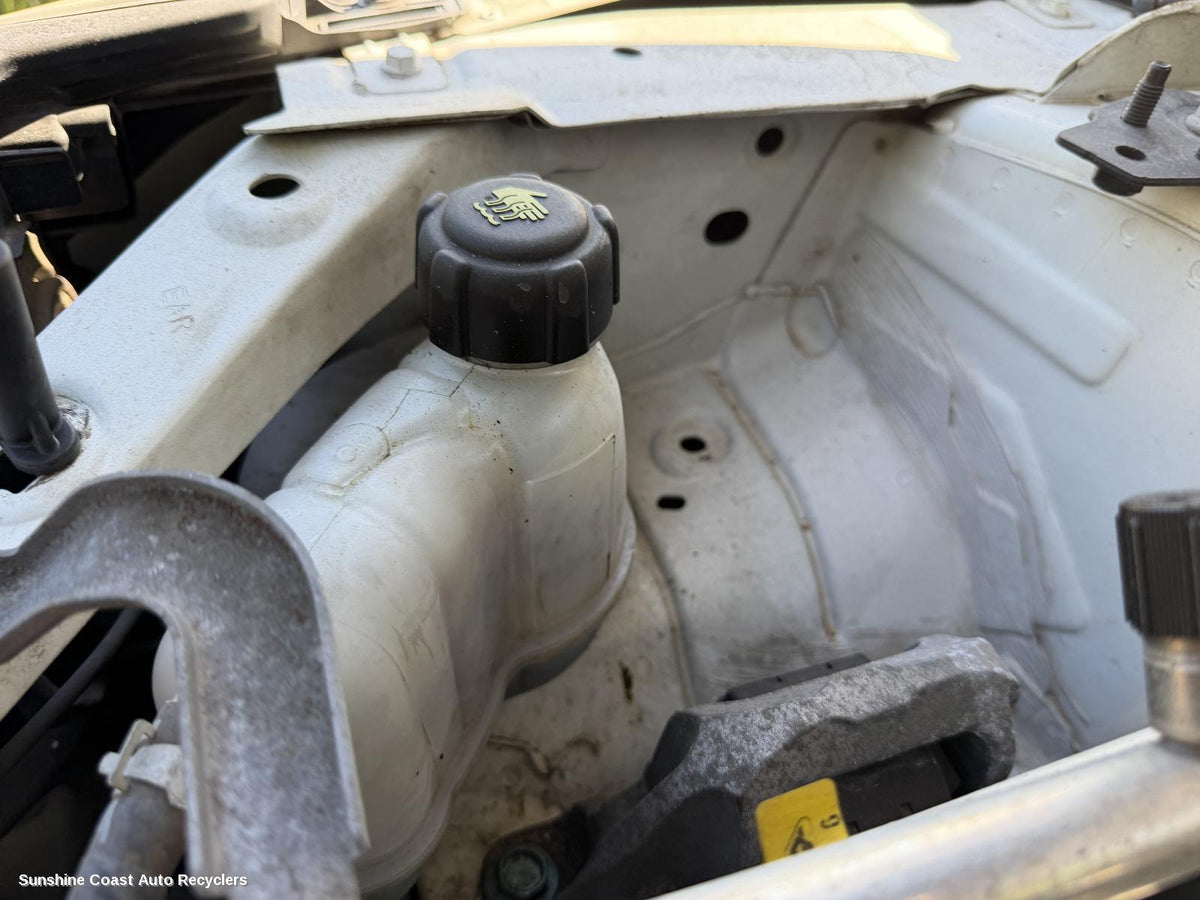 2013-2021 Nissan Qashqai Overflow Bottle