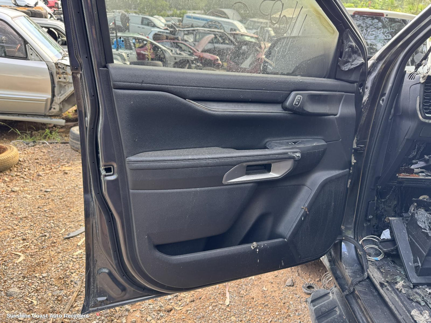 2024 Ford Everest Left Front Window Reg Motor