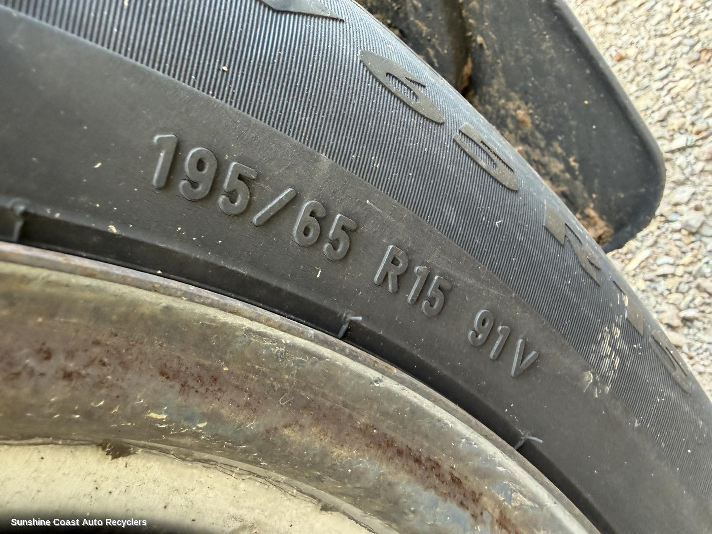 2010-2015 Volkswagen Caddy Tyre