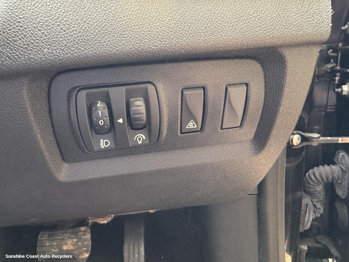 2010-2016 Renault Megane Misc Switch Relay