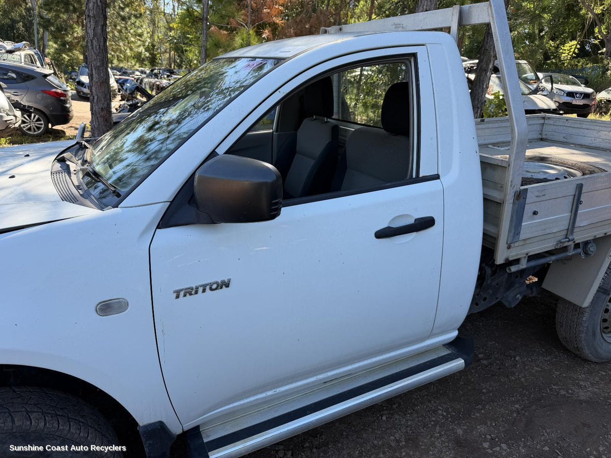 2006-2015 Mitsubishi Triton Left Front Door