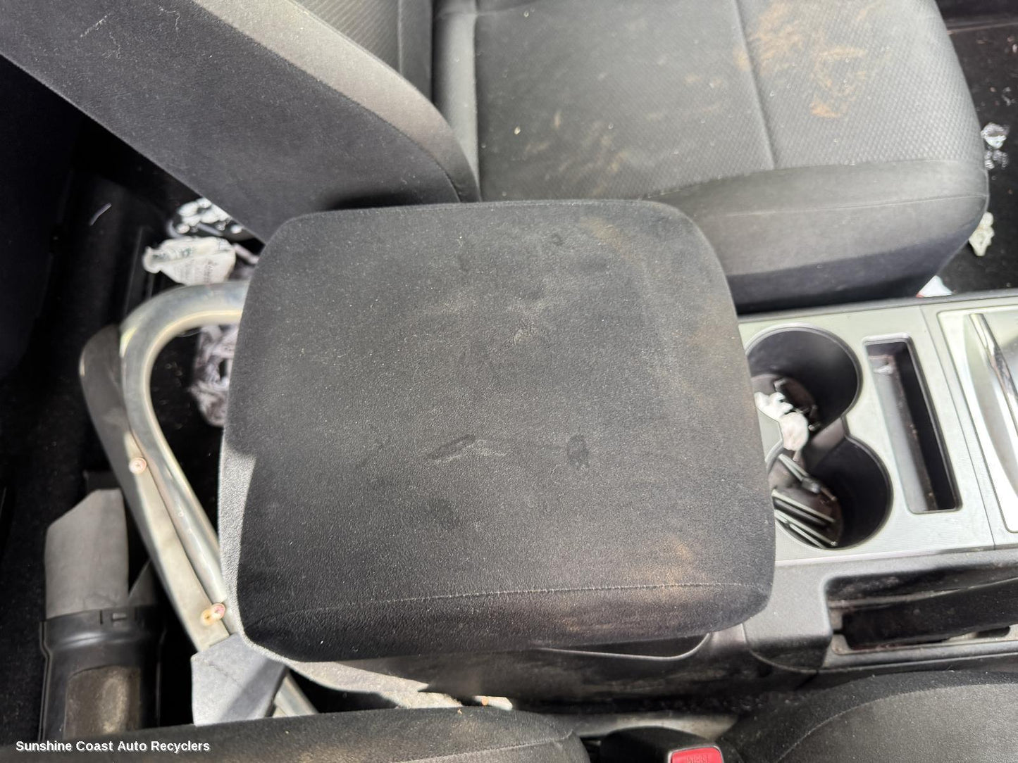 2006-2014 Mitsubishi Pajero Console