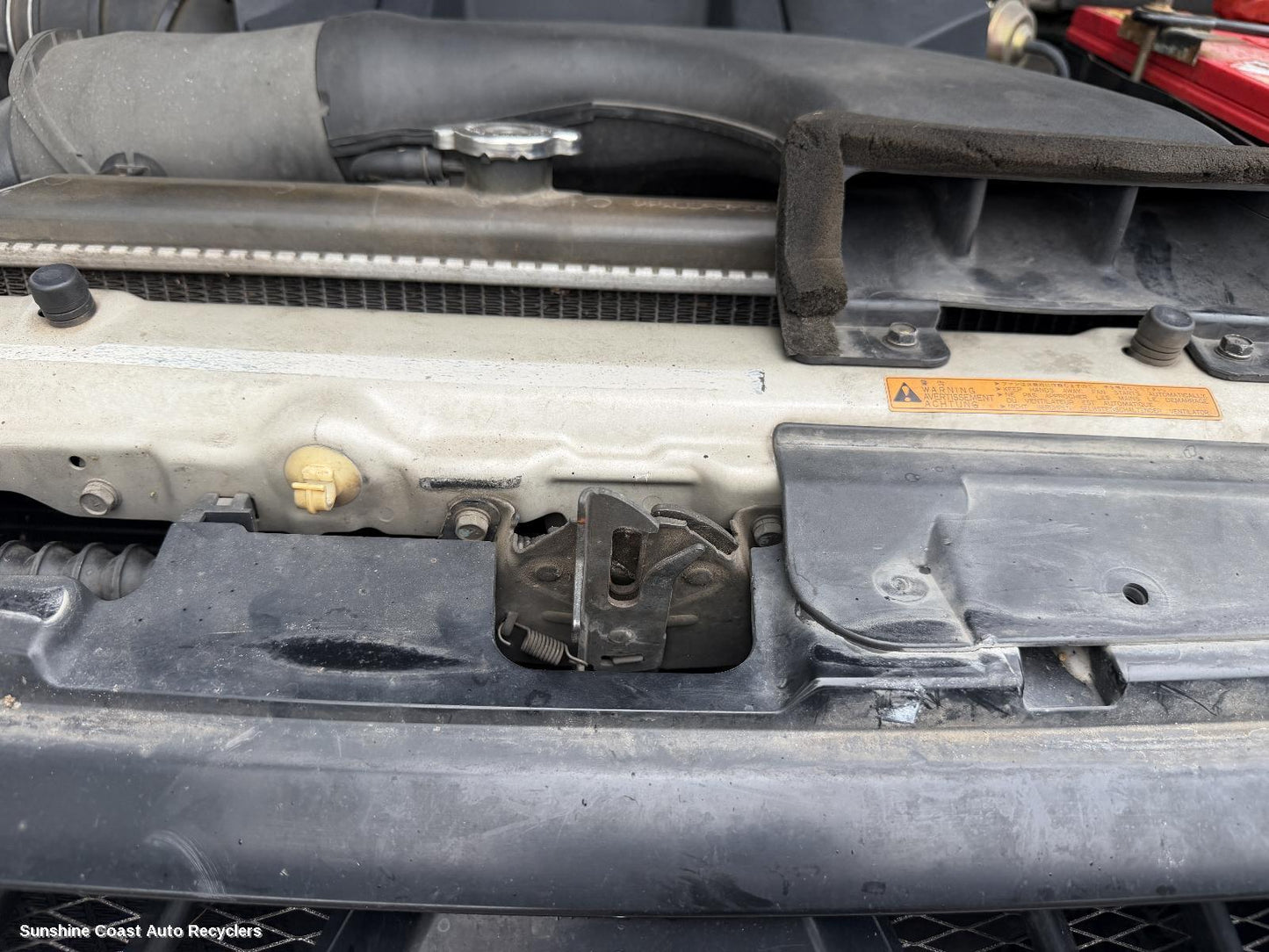 2002-2008 Mitsubishi Pajero Bonnet Lock Support
