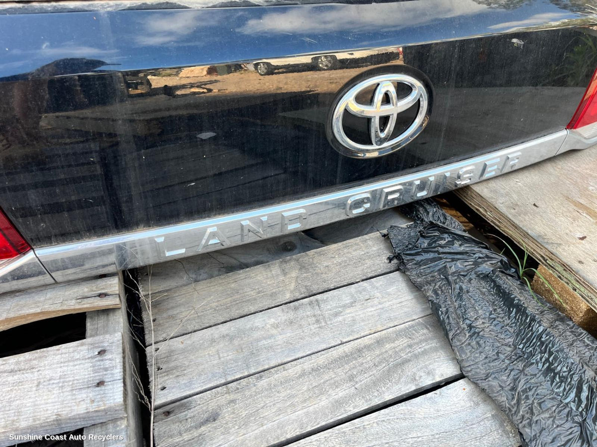 2015-2021 Toyota Landcruiser Rear Garnish