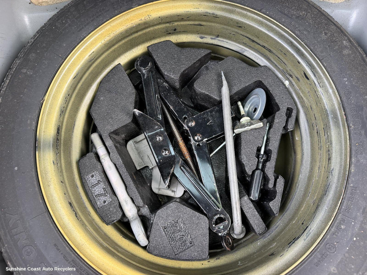 2009-2014 Subaru Outback Jack Tool Kit