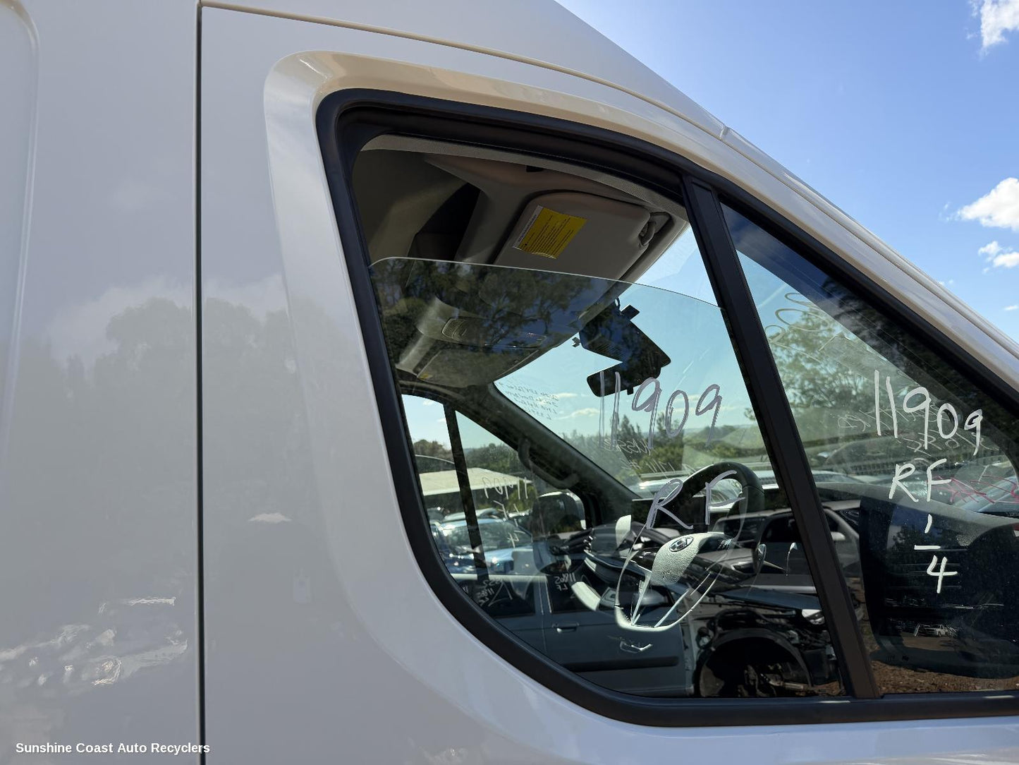 2024 Ldv Deliver 9 Right Front Door Window