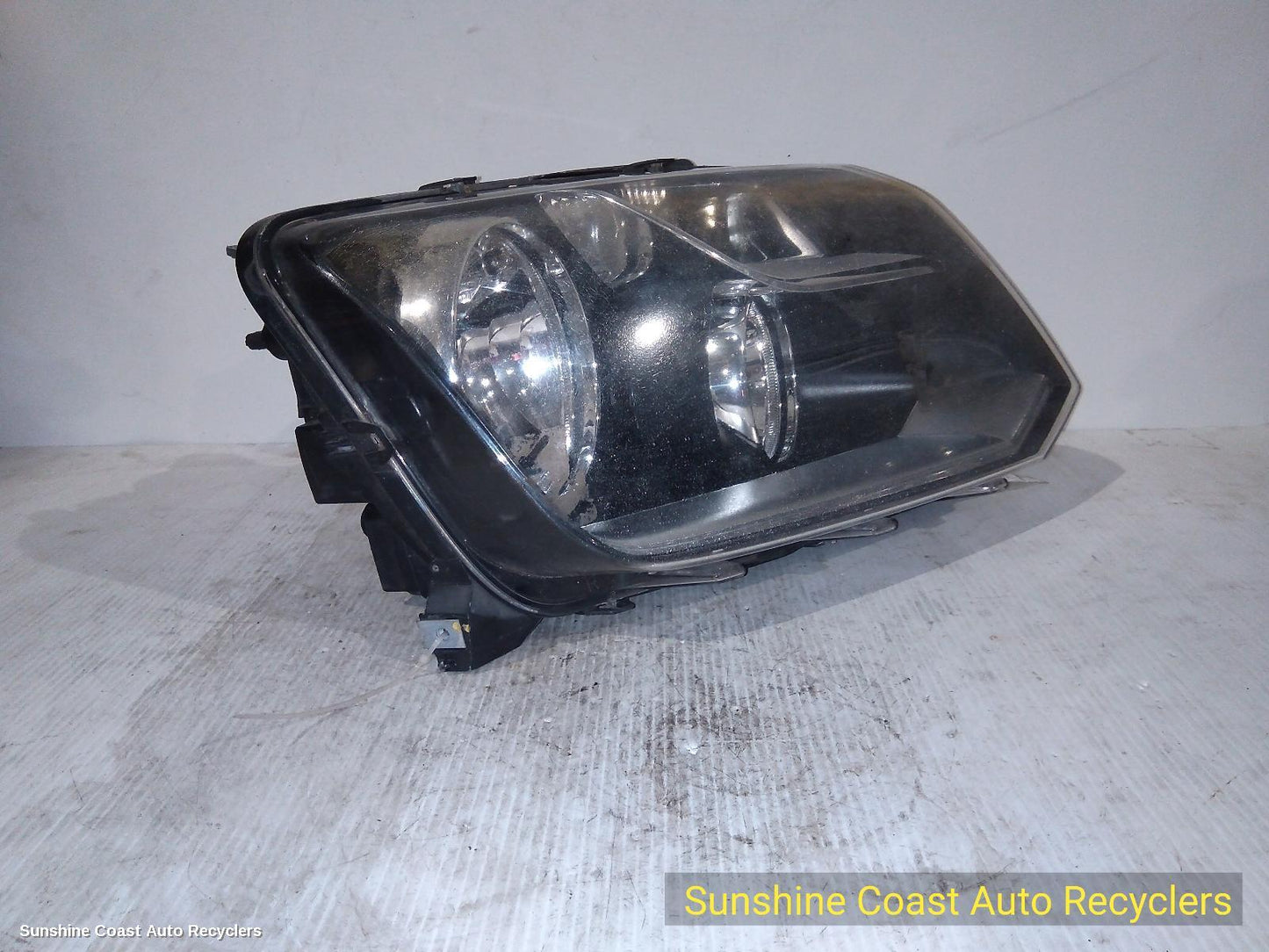 2010-2022 Volkswagen Amarok Right Headlamp