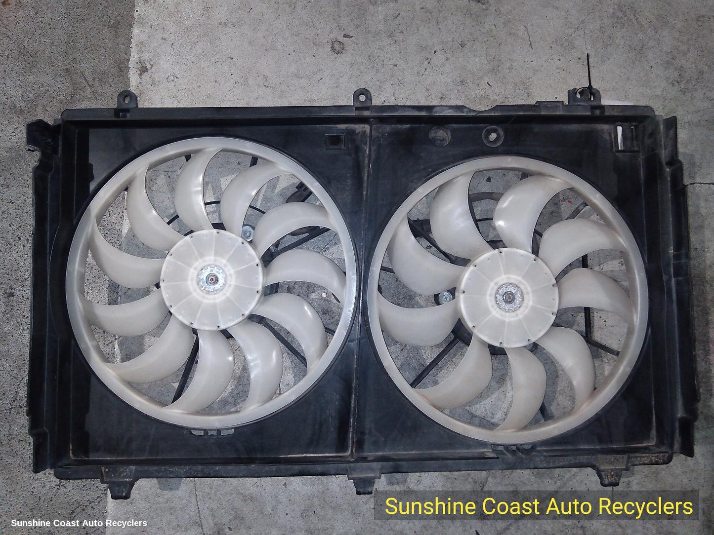 2016 Mitsubishi Outlander Fan