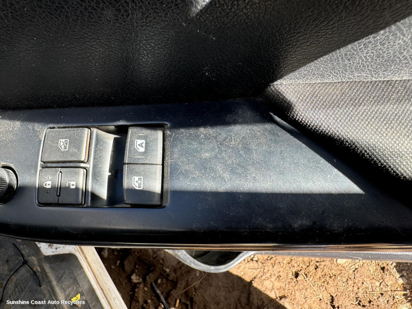 2015-2025 Toyota Hilux Pwr Dr Wind Switch