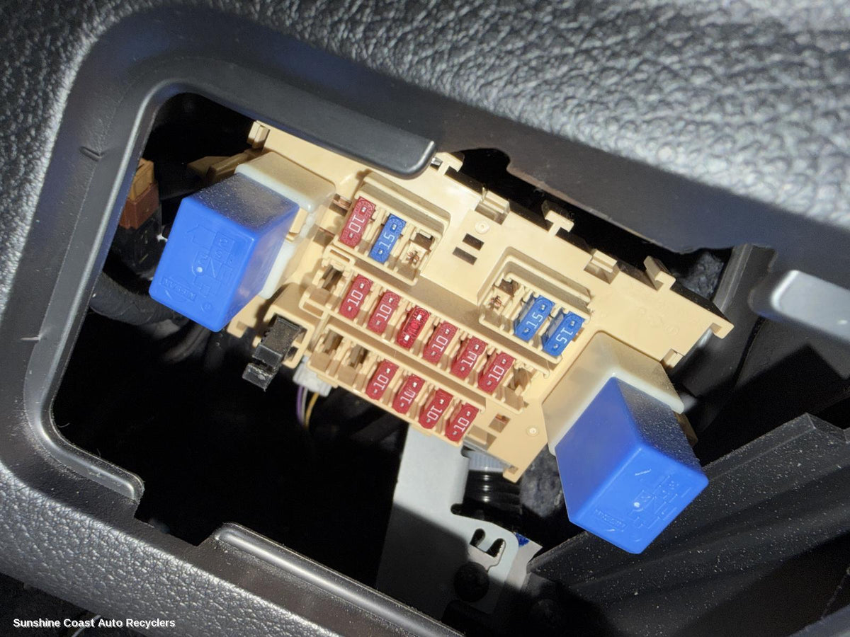 2007-2013 Nissan Xtrail Fuse Box