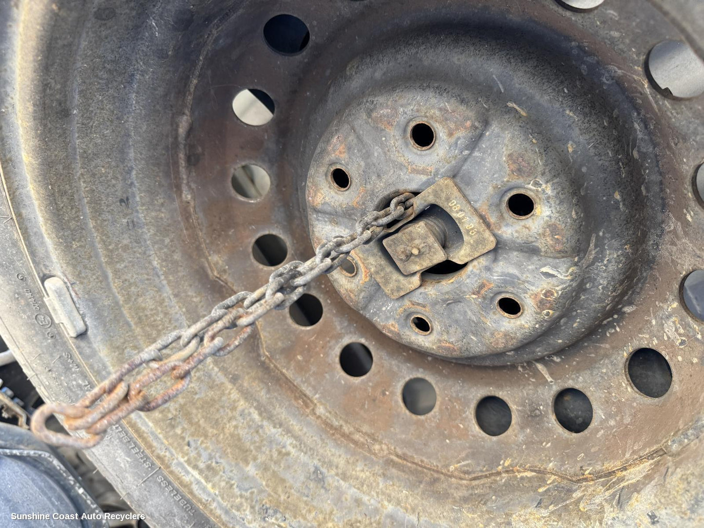 2008 Mitsubishi Triton Spare Wheel Winch
