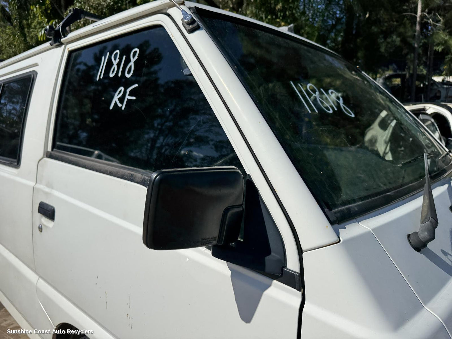 2007 Mitsubishi L300 Right Door Mirror